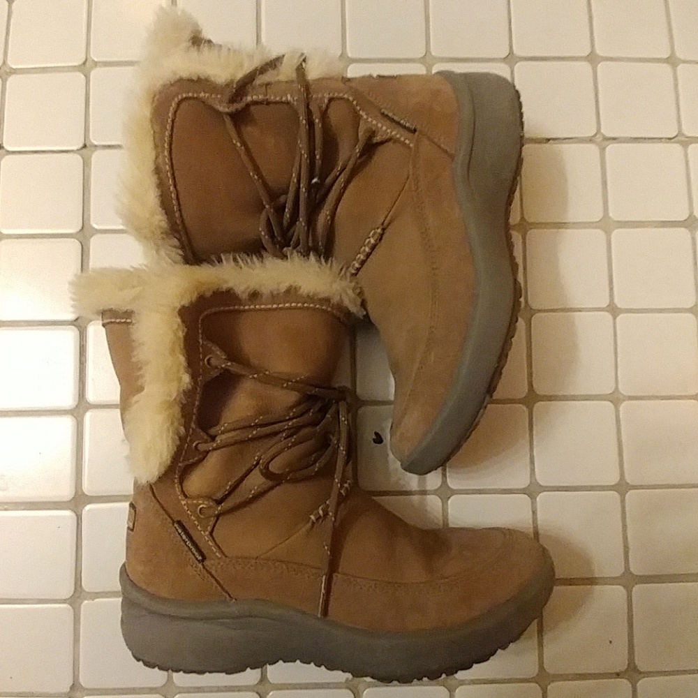 NWOT Clarks wave walk waterproof tan boot 5.5m